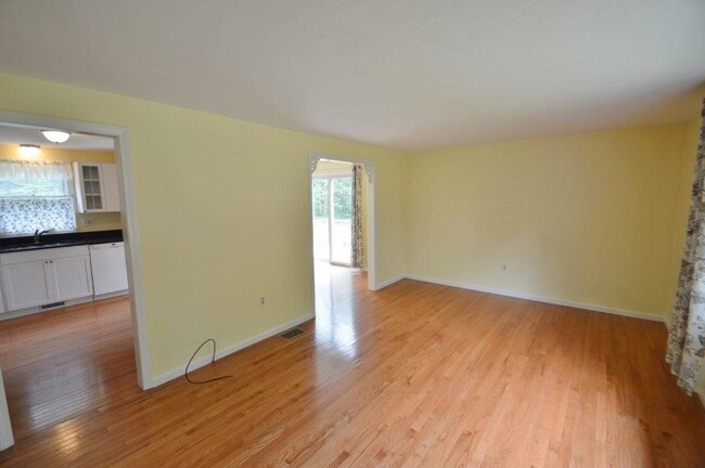 Building Photo - 128 Ridge Rd