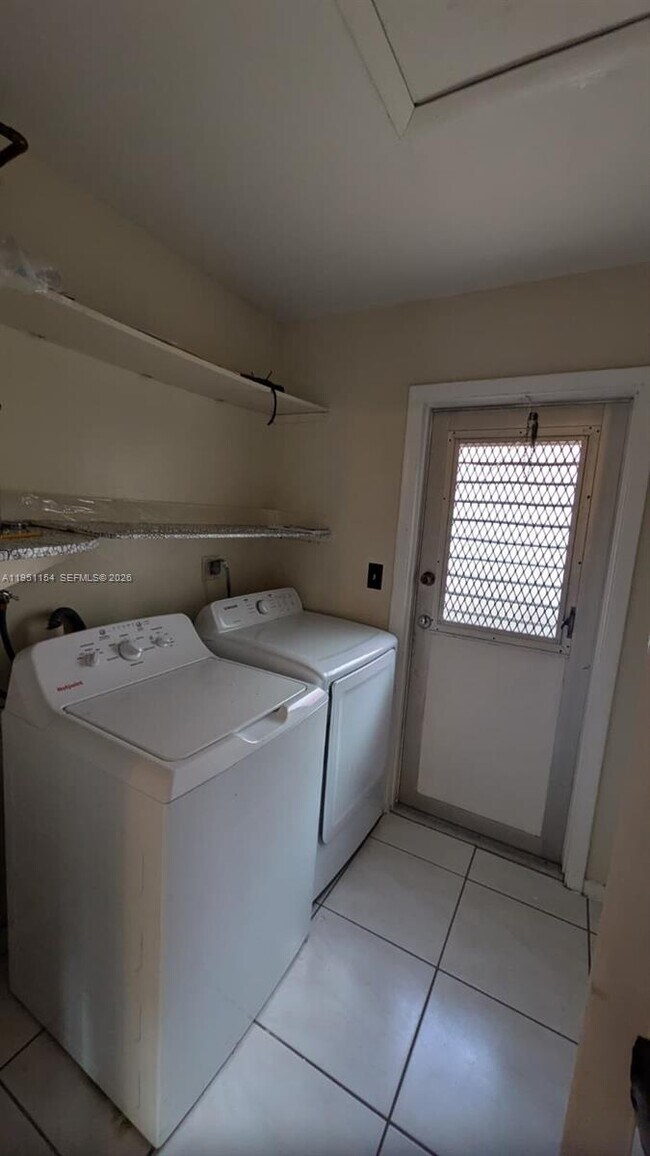 Building Photo - 7387 NW 76th St