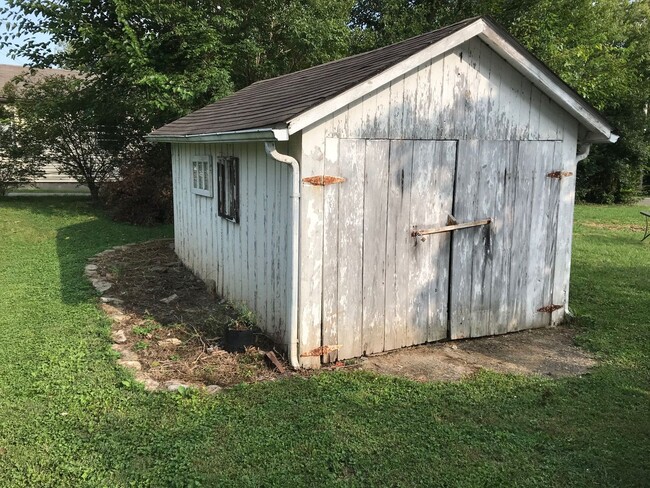 Building Photo - Adorable 2 Bedroom, 1 Bath in Shelbyville!