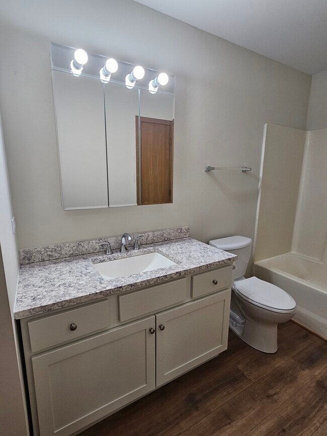 Building Photo - 1548 W Sand Bar Ct