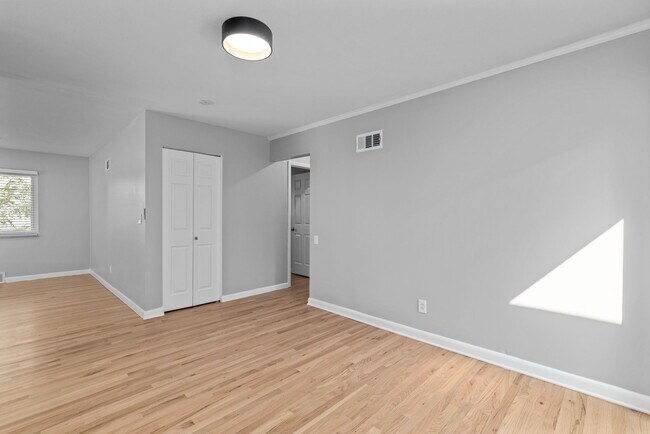 Building Photo - 303 Danworth Ct