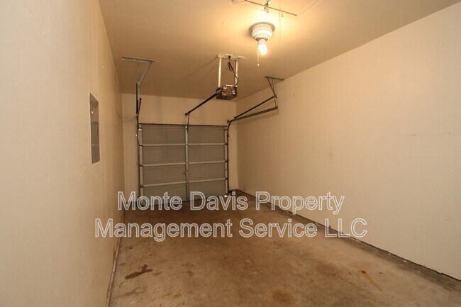 Building Photo - 2817 Southampton Way