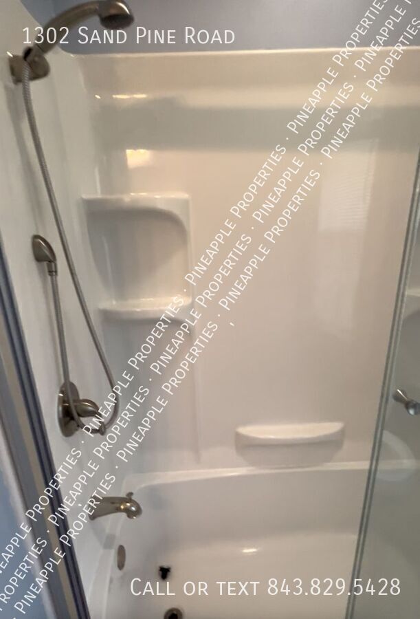 Building Photo - 1302 Sand Pine Rd