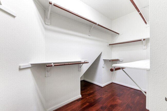 Building Photo - 5035 Logans Landing Ln