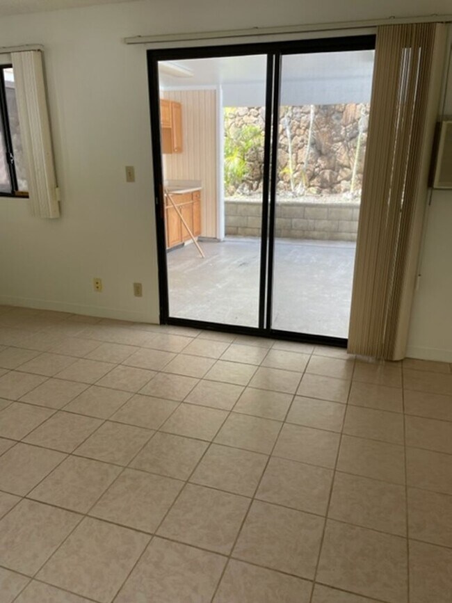 Building Photo - DON'T MISS THIS