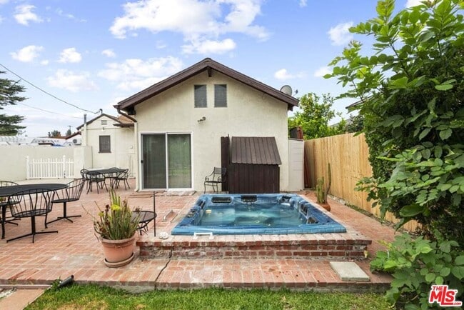 Building Photo - 4753 Saloma Ave