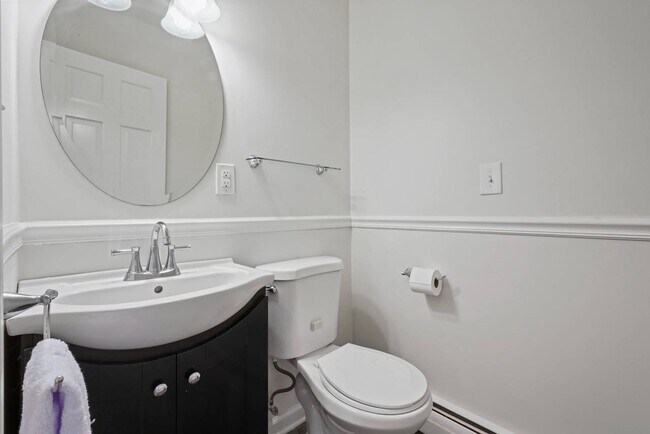 Building Photo - 1439 NY-9P