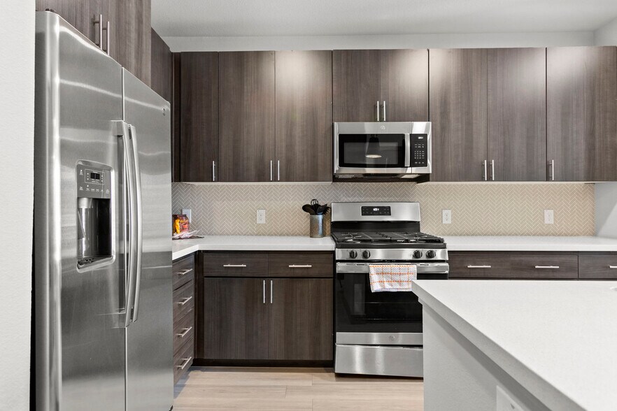 Building Photo - 400 N 2nd Ave