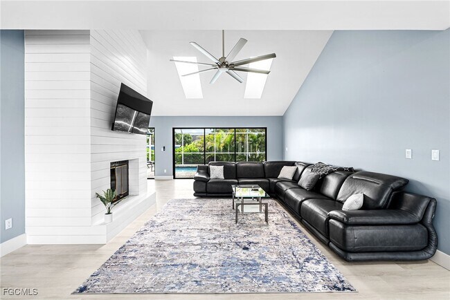 Building Photo - 2328 SE 27th St