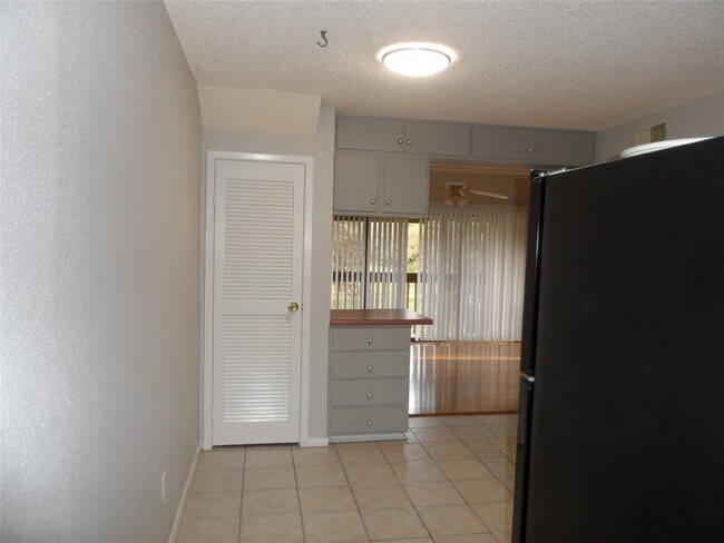 Building Photo - 12900 Walden Rd