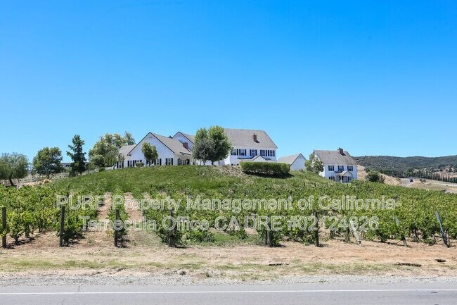 Building Photo - 36475 Avenida La Cresta
