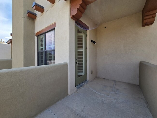 Building Photo - 1405 Vegas Verdes Dr
