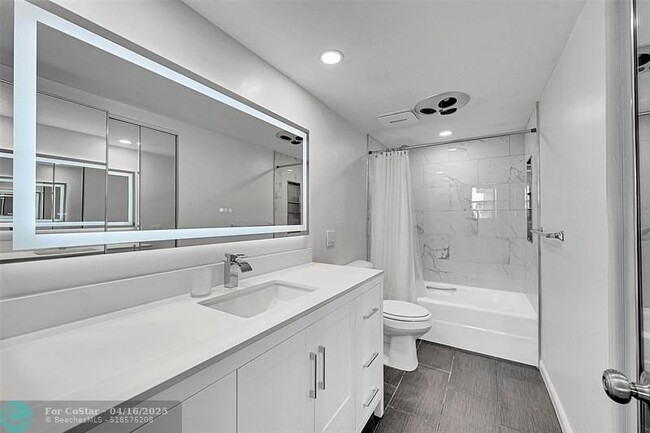 Building Photo - 1401 S Ocean Dr