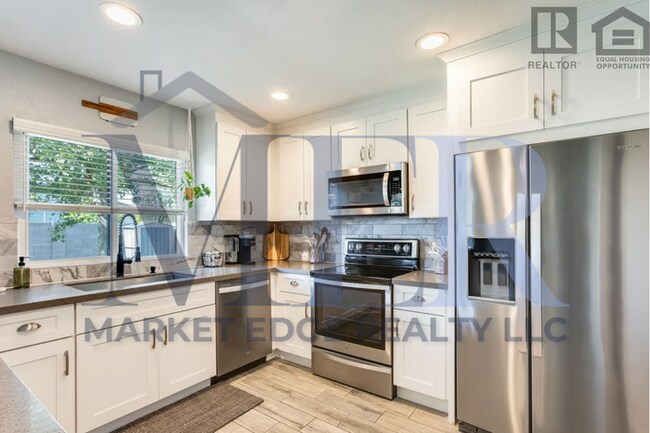 Building Photo - 2Bed/2Bath Home at SR-51/Bell Rd! $199 Mov...