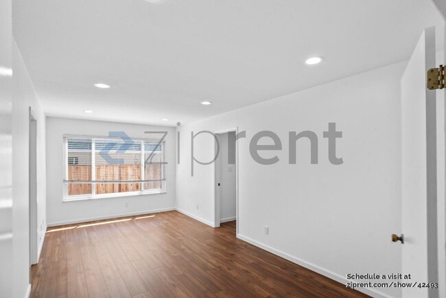 Building Photo - 516 Tanager Rd