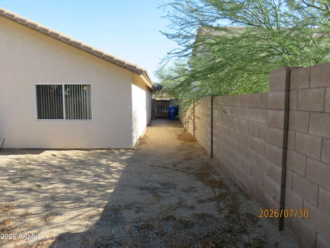 Building Photo - 15446 W Gelding Dr