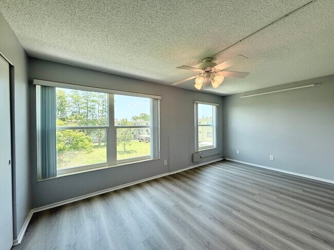 Building Photo - 2455 Finlandia Ln