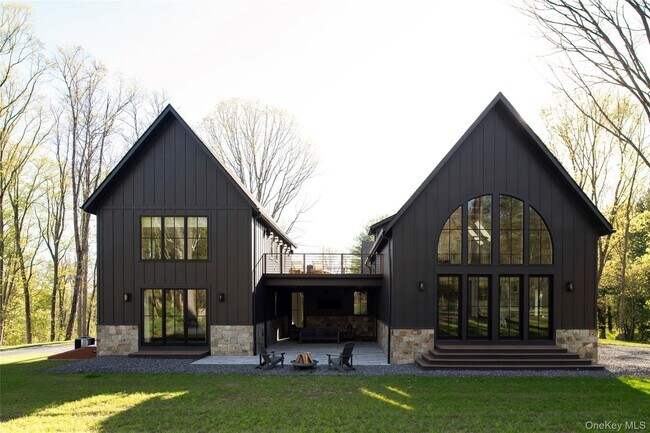Building Photo - 36 Pilgrims Progress Rd