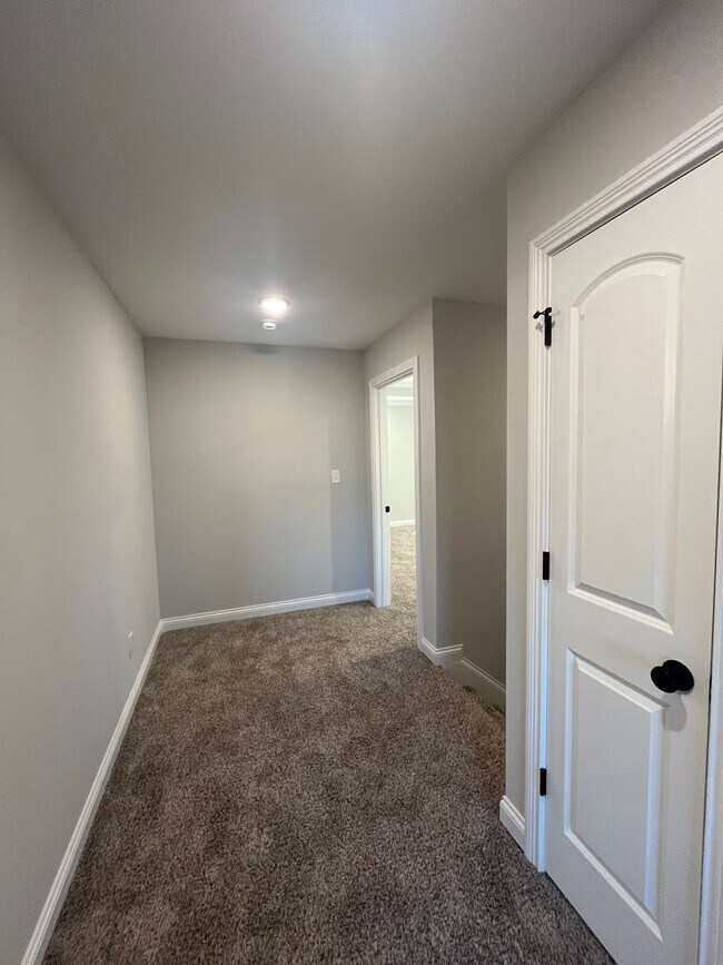 Building Photo - 6492 Fortuna Ave