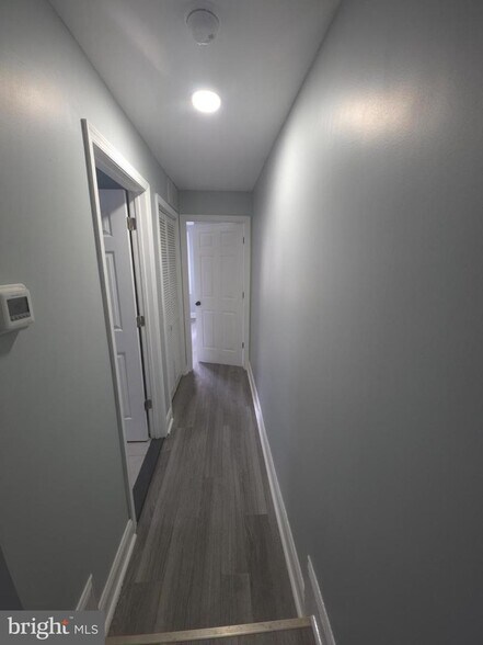 Building Photo - 1133 W Somerset St