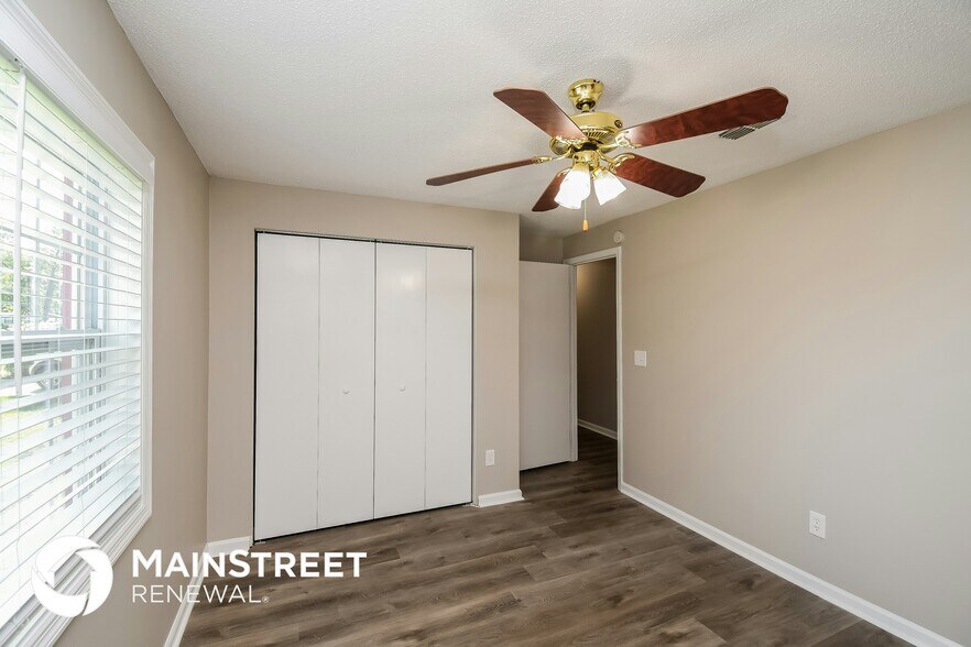 Building Photo - 1448 Raven Dr S