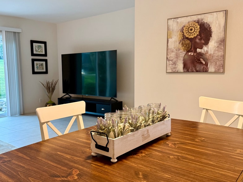 Large Flat Screen TV - 48724 Desert Flower Dr