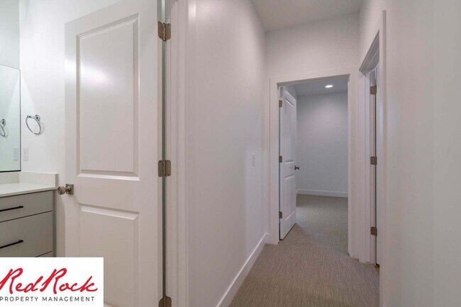 Building Photo - 6 Month Lease! 3 Bedroom Townhome in Washington Fields with Community Pool