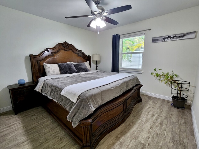 Building Photo - 6049 45th Ave N