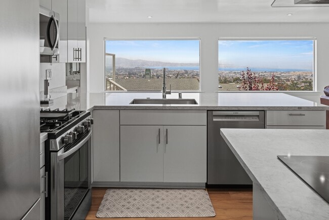 Building Photo - 2757 Sea Glass Ave