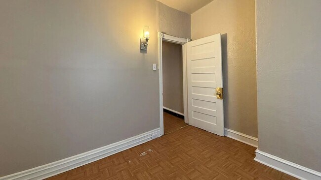 Building Photo - 1456 N 56th St