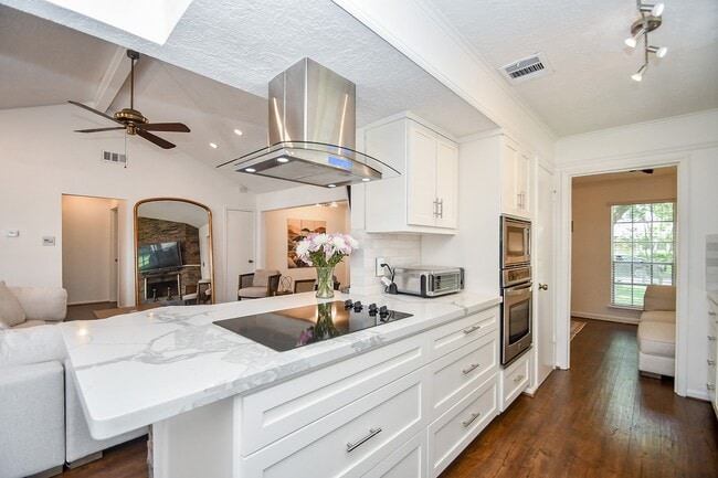 Building Photo - 12806 Westhorpe Dr