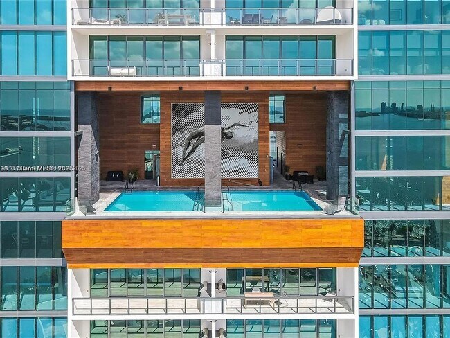 Building Photo - 1451 Brickell Ave