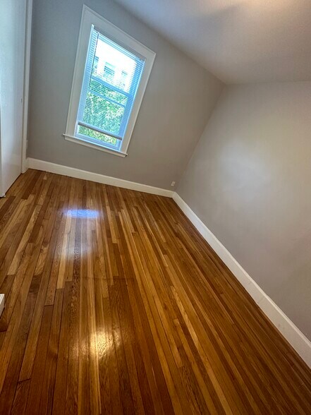 Building Photo - 36 Lexington Ave