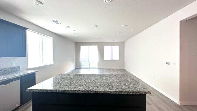 Building Photo - 8024 Pasadena Dr