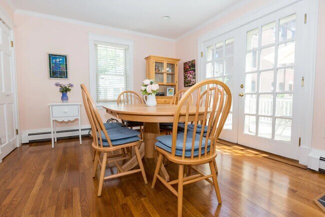 Building Photo - 16A Linden Pl