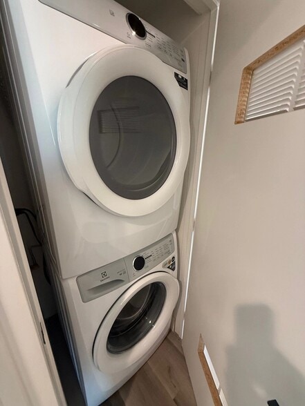 Building Photo - 11155 Huston St