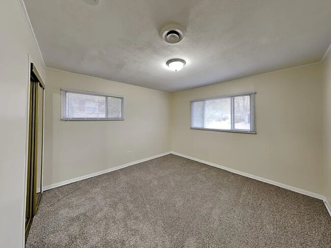 Building Photo - 112 Nashua St