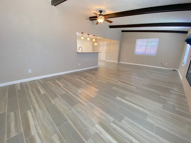 Building Photo - Northeast El Paso 3 bed with Refrig A/C
