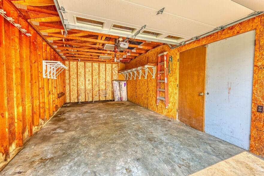 Building Photo - 616 West St