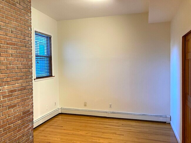 Building Photo - 284 Magnolia Ave