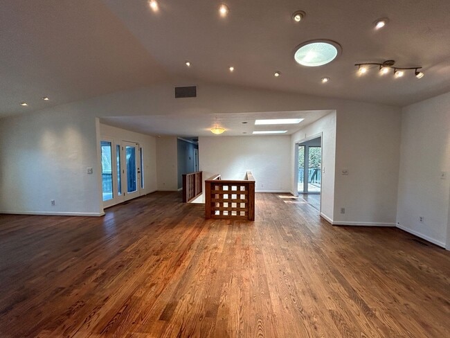 Building Photo - Central AVL - Large Custom Built Home with...