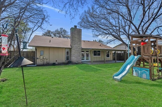 Building Photo - 1467 S Meadows Dr