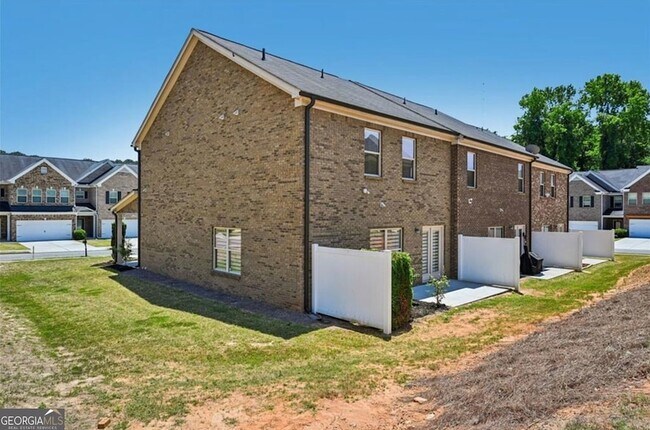 Building Photo - 256 Centerview Wy