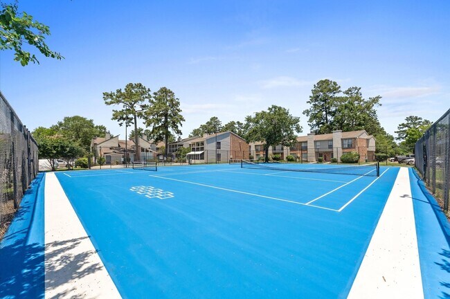 Building Photo - 17331 Red Oak Dr