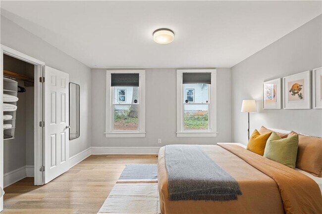 Building Photo - 1412 Allene Ave SW