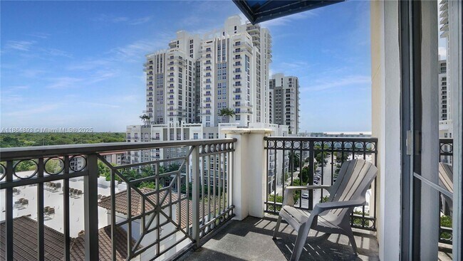 Building Photo - 8390 SW 72nd Ave