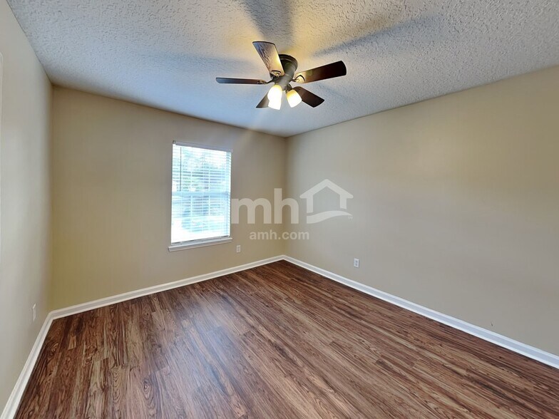 Building Photo - 729 Porto Cristo Ave