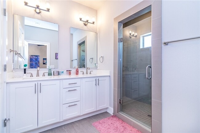 Building Photo - 146 E South St