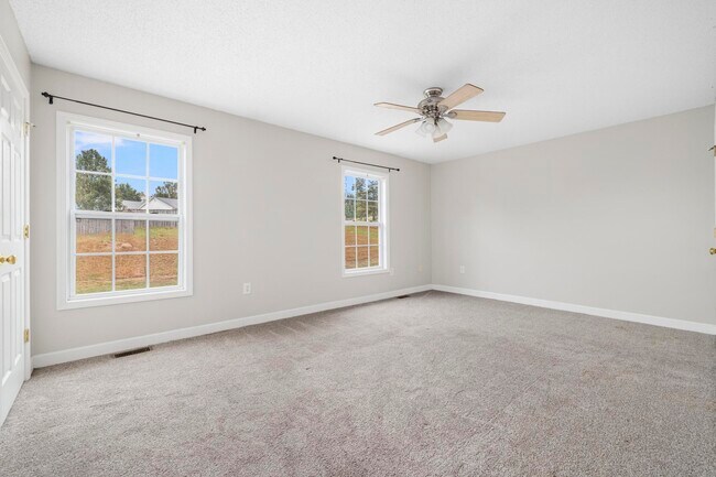 Building Photo - 2101 Cherokee Rd