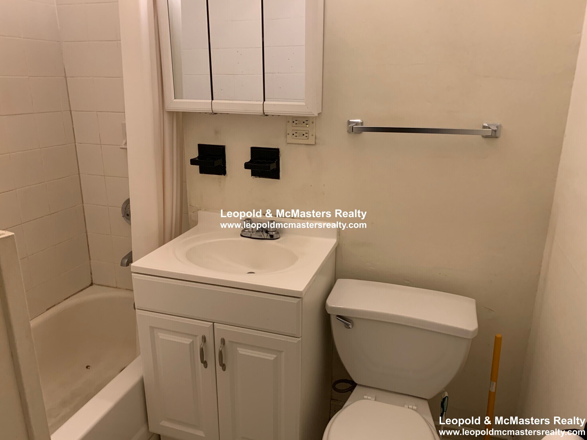 Building Photo - 500 Beacon St